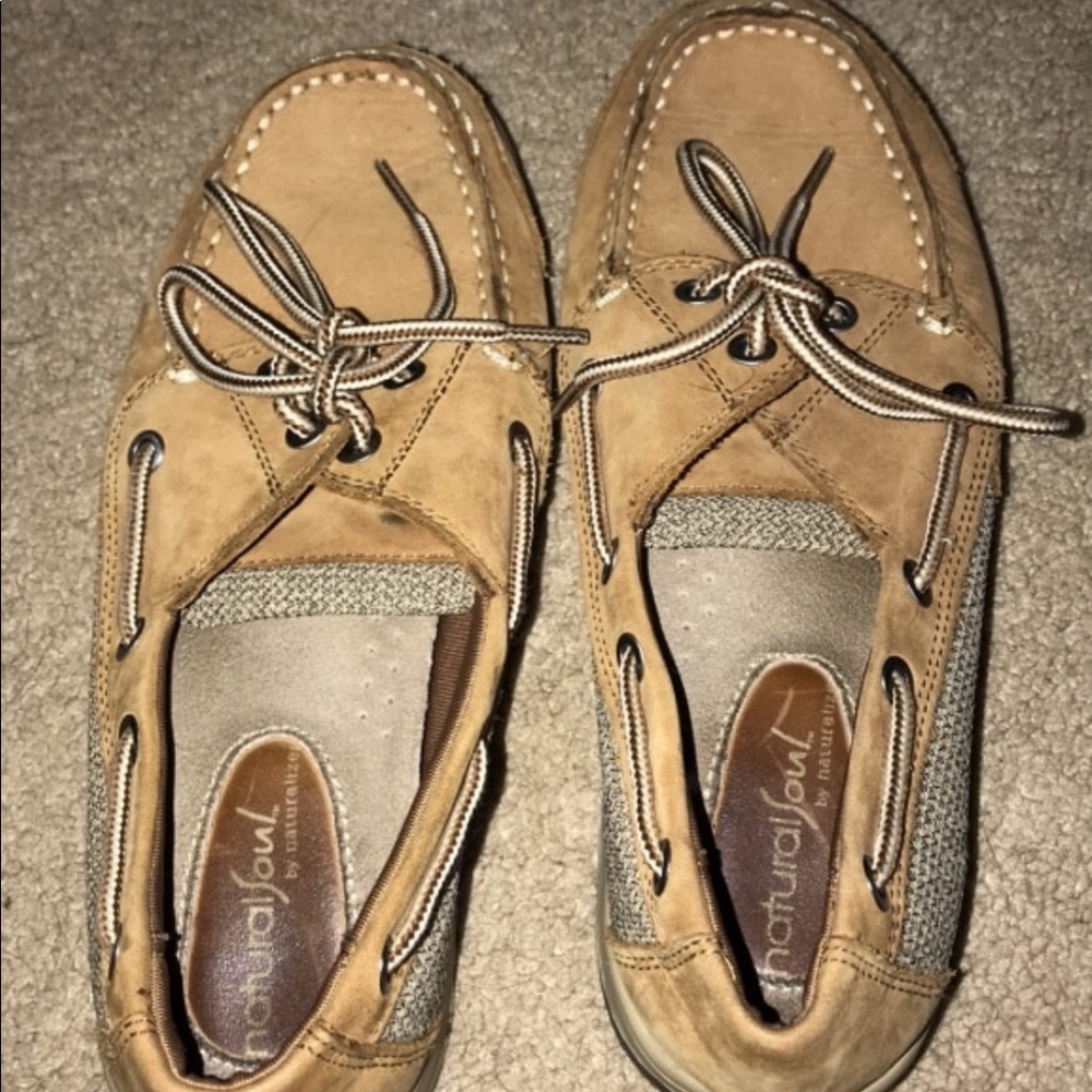 Natural soul boat shoes